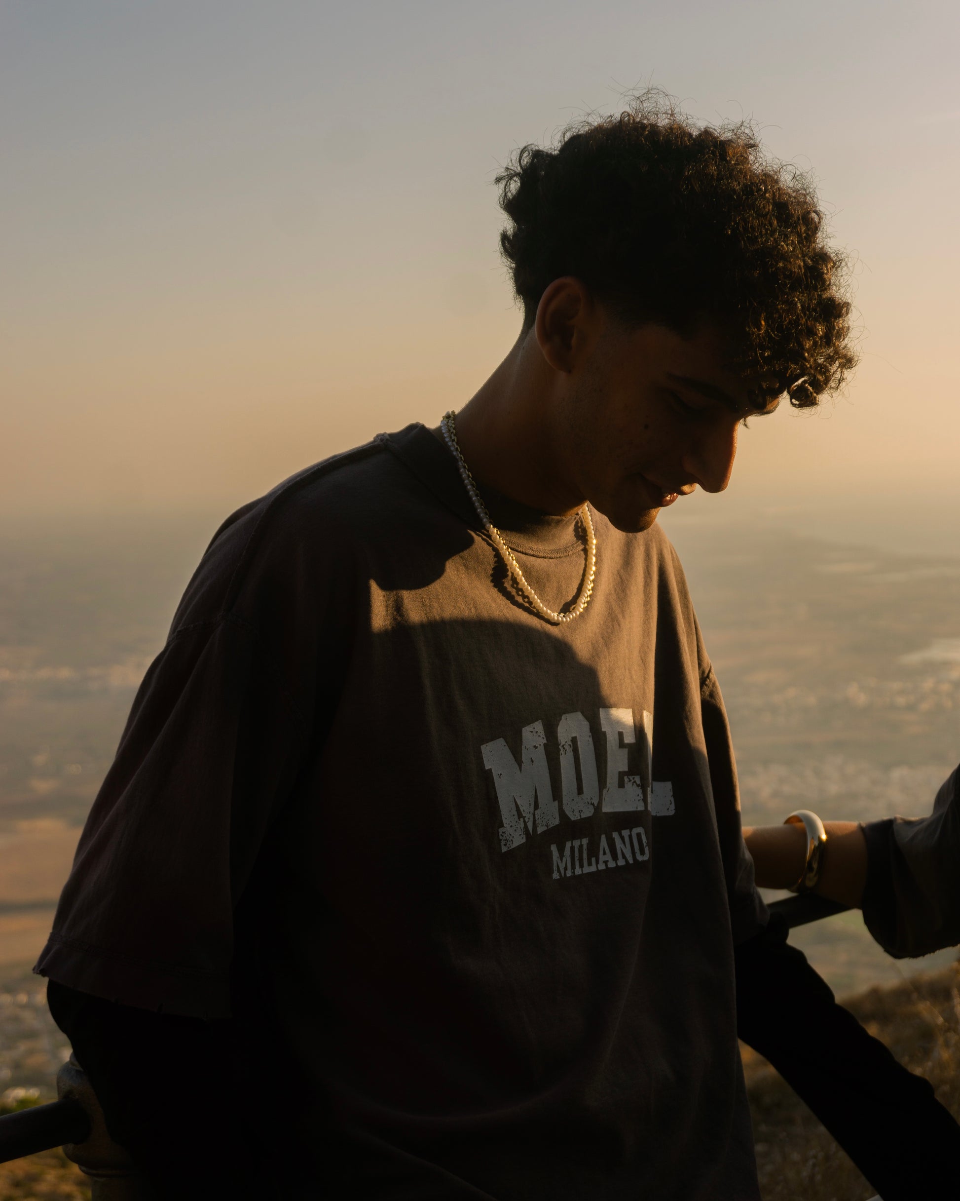MOEL COLLEGE TEE
