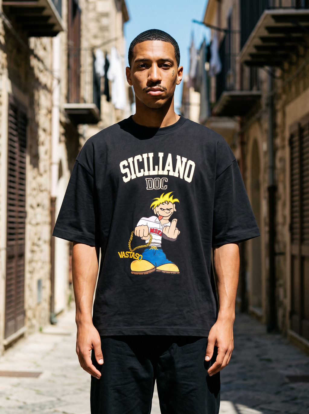 VASTASO TEE