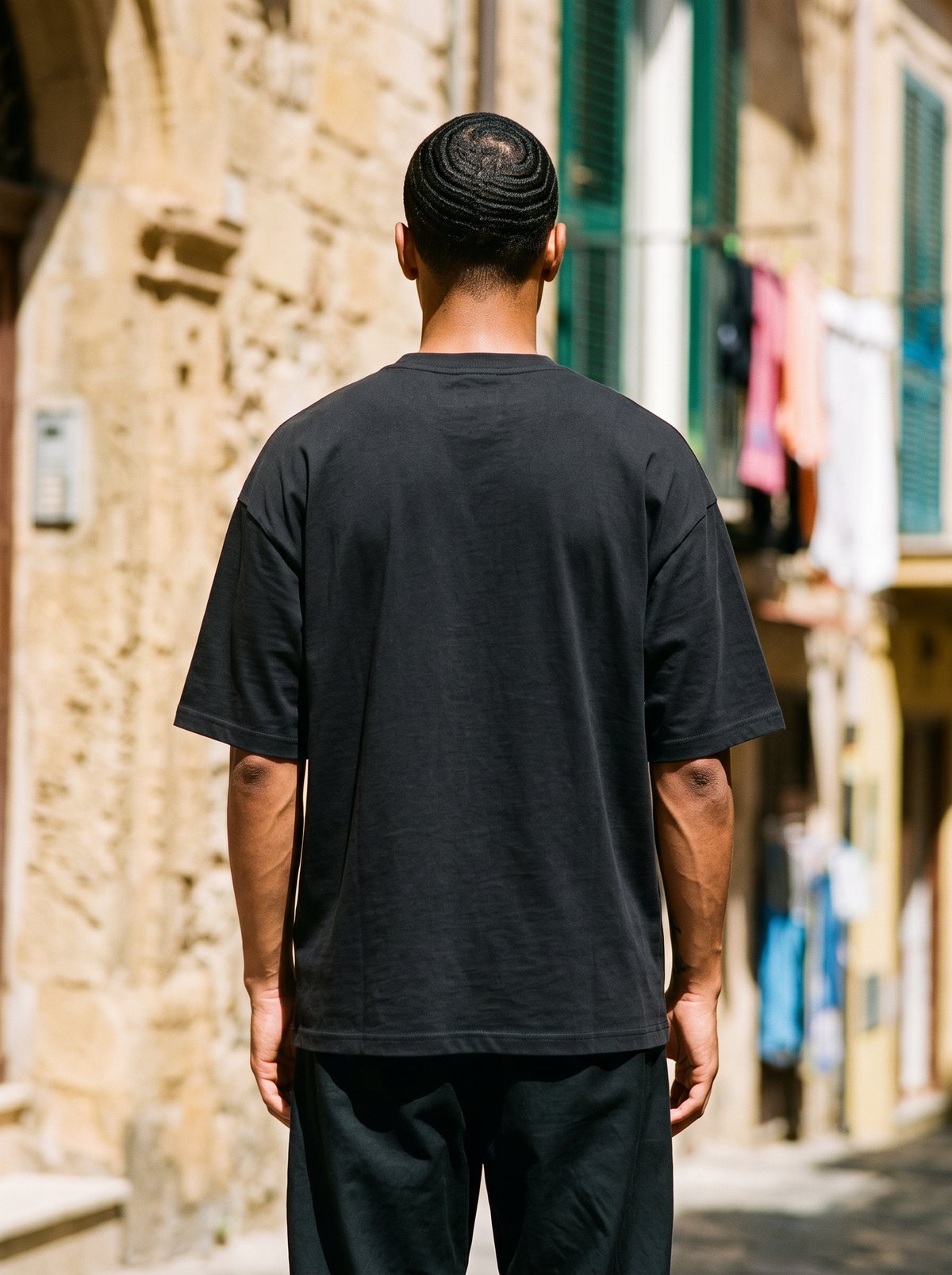 VASTASO TEE